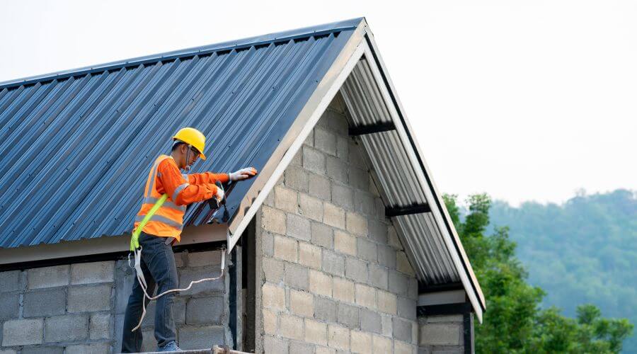 Professional metal roof installation in Ferrysburg, MI